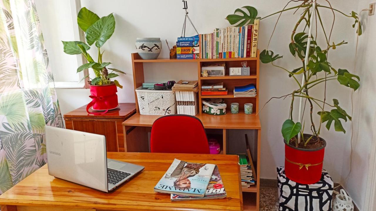 Cozy room in quiet neighbourhood Athene Buitenkant foto